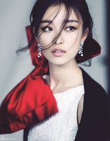 组图：倪妮化身美丽新娘 清纯妩媚交织变换