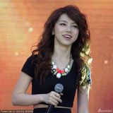 组图：邓紫棋武汉开唱捞金 粉丝烈日苦等四小时