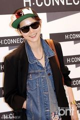 组图：SHINee等众星亮相时装品牌开店仪式