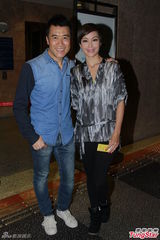 组图：李克勤助阵安全地带开唱 周慧敏现身捧场