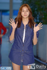 组图：UEE与Niel赴迪拜拍摄《丛林法则》