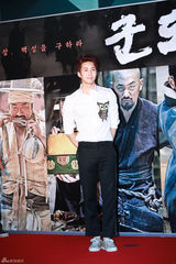 独家：韩影《群盗》试映会 姜东元河正宇等出席