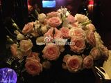 组图：周迅大婚后办派对 现场玫瑰装扮成花海