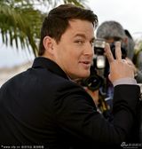 组图：《狐狸猎手》塔图姆客串摄影师耍宝不停