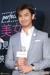 组图：陈柏霖与归亚蕾拍新片 不忘带妈妈追星