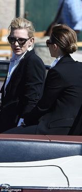 组图：周迅坐游艇耍酷到底 墨镜三人组游意大利