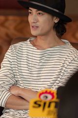 组图：霓虹星赤西仁 我会讲中文我要上头条