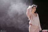 组图：薛凯琪新歌《弗洛蒙》与半裸男模拍MV