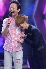 组图：郭敬明录快本临时换位 仍然遭遇“韩寒”