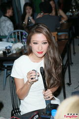 组图：谢婷婷参加酒会 林德信自称打扮像德普