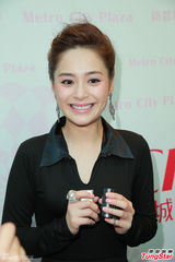 组图：阿娇望与阿Sa再合体 称如被男友打会还手