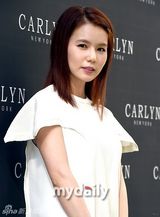 组图：BEG佳仁Clara等女星出席箱包品牌发布会