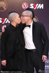 组图：各路音乐人齐聚金曲奖 星光熠熠