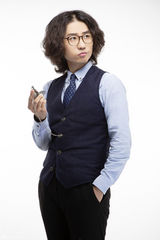 组图：王大锤青春写真领衔耍酷 展耿直成熟一面