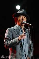 高清：长阳音乐节第2日 谢天笑重奏国歌左小掀高潮