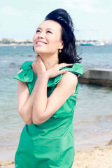 组图：邬君梅戛纳行不为走红毯只为走沙滩