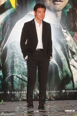 组图：《武侠》主创齐聚香港首映 众星现身助阵