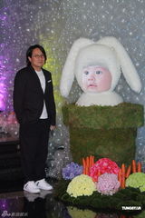 高清图：李嘉欣为儿子JAYDEN开百日宴