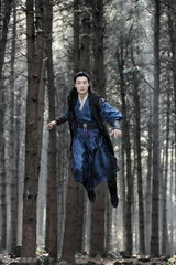 组图：车太贤与李熙俊在新剧中上演精彩高空搏斗