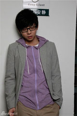 组图：胡夏最新写真抢先曝光 文静中不乏青春活力