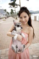 幻灯图：靓模钟蕙芝出写真 不为赚钱为保护小动物 