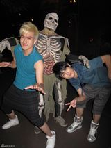 高清组图：AK迪斯尼迎万圣节 黑色世界玩个痛快