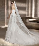 组图：欧美2012年婚纱系列发布 彰显高雅气质