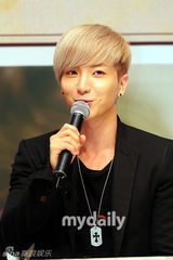 组图：Superjunior出席新专辑发布会