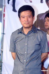 幻灯:李李仁变身热血单亲爸爸 不希望女儿进演艺圈