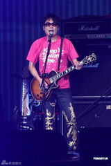 组图：五团轰炸小巨蛋 五月天压轴掀高潮