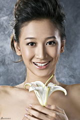 高清组图：《婚姻保卫战》百合大片 讲述婚姻与战争