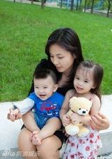 组图：刘涛私密温馨家庭照曝光 儿女双全秀幸福