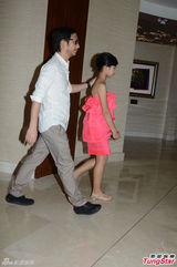 组图：杨采妮大婚 梁咏琪李心洁携夫出席