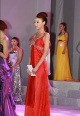 组图：福州环球小姐三强出炉 冠军样貌再引争议