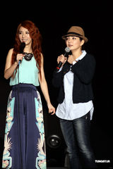 组图：Hebe语出惊人“胸部山” Ella搞笑扮丑相挺