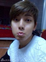 组图：众星欢乐拜大年 森碟可爱林依晨异国祝福