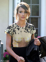 幻灯图集：29岁辣妈杰西卡-阿尔芭亮相性感窈窕