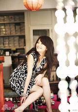 幻灯图：赵薇写真韩范儿尽妩媚 俏皮短发似90后少女