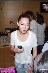 组图：《法政先峰Ⅲ》拍摄完毕 黎耀祥犒劳众人