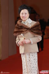 组图：方逸华跪拜邵逸夫 刘德华张学友致祭