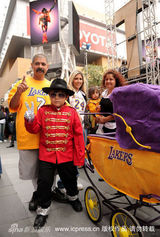 幻灯图集：《就是这样》洛杉矶首映 小歌迷可爱