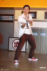 组图：庾澄庆为游戏代言 展示龟派气功化身赛亚人