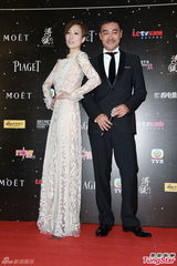 组图：郑秀文刘青云复古装扮 后台获最佳衣着奖