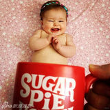 组图：杯子宝宝创意照走红 妈妈齐呼卡哇伊