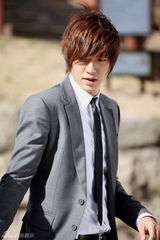 高清组图：李民浩新剧《城市猎人》帅气剧照欣赏