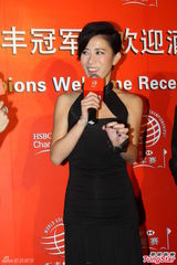 组图：佘诗曼化身姚明粉丝 张静初冷对传闻