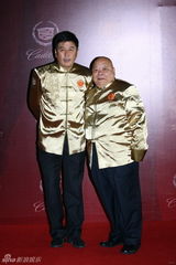 组图：华鼎奖红毯星光熠熠 赵本山携弟子助阵