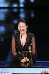 组图：杨千嬅凭《春娇与志明》获最佳女主角