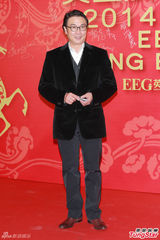 组图：英皇电影春茗星光璀璨 古巨基暂无意结婚