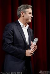 组图：《古迹卫士》室内首映 克鲁尼领众星撒欢